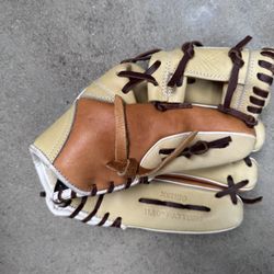 Easton Softball Glove