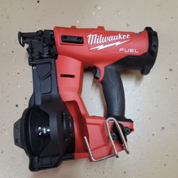 Milwaukee
M18 FUEL 18-Volt Lithium-Ion Brushless Cordless Coil Roofing Nailer (Tool Only)