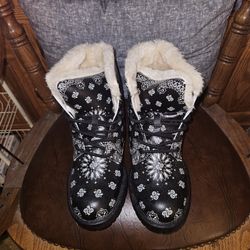 Brand New. Never Worn. Size 7 1/2 Women's