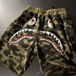 BAPE SHORTS 