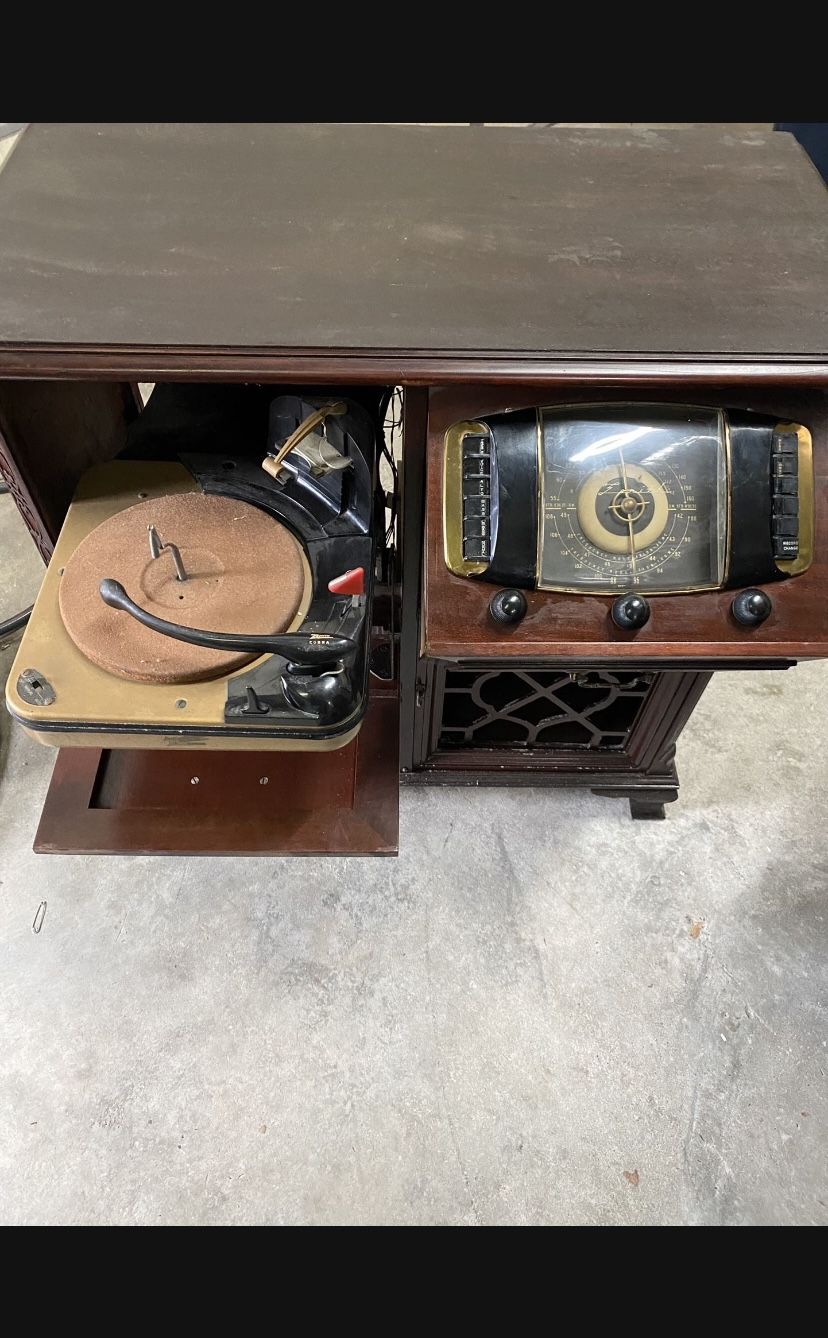 Zenith Record Player AM/FM Console