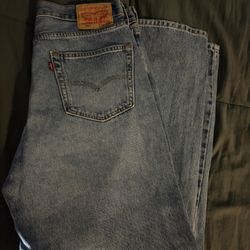 Levi’s Jeans 34-32 Cut 
