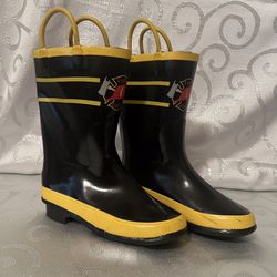Child’s Servus By Honeywell Rain Boots That Resemble Firefighters Boots. Size 2.   Free Local Pickup 