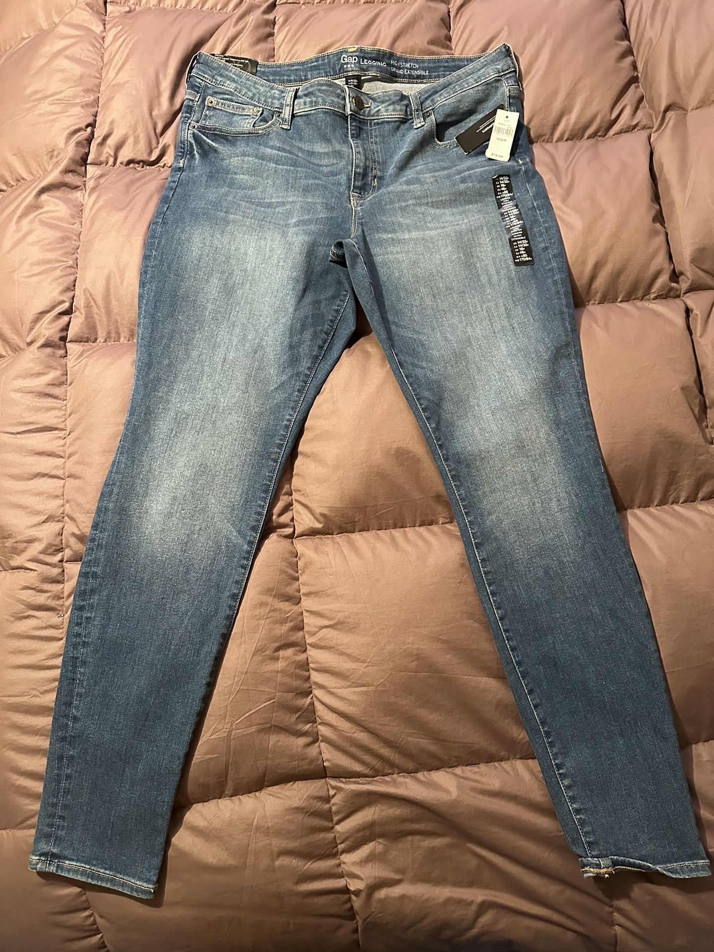 New Gap Woman’s Jeans