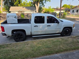 Chevrolet Silverado Crew Cab Pickup Truck