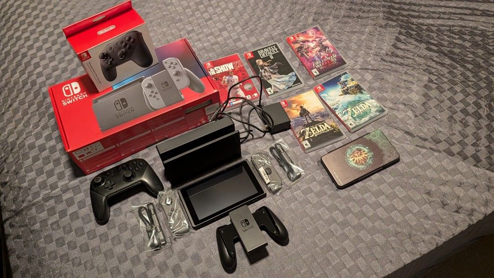 Nintendo Switch, Zelda BotW TotK + Pro Controller, More Games, Excellent Condition
