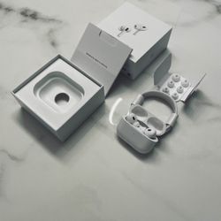 APPLE airpods NEW unopened with box