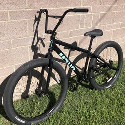 27.5 Crew Wheelie Bike/ No Trades