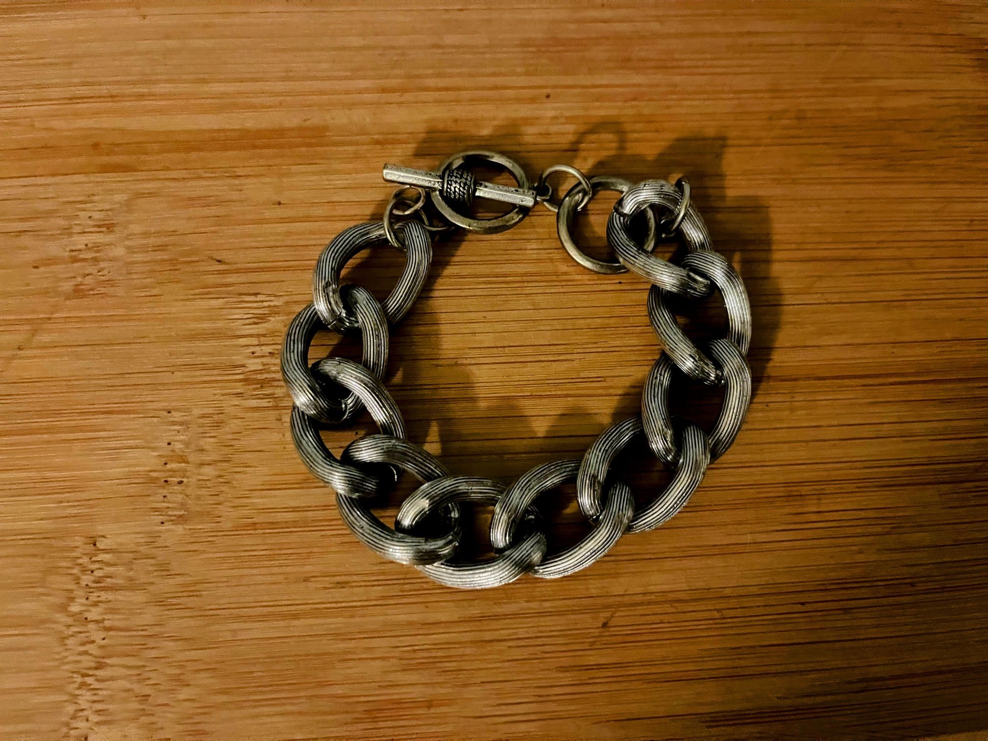 Chunky chain-link bracelet 9” long