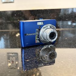 Polaroid i1037 Digital Camera 10MP 3x Zoom 2.7” LCD with 2GB Memory Card