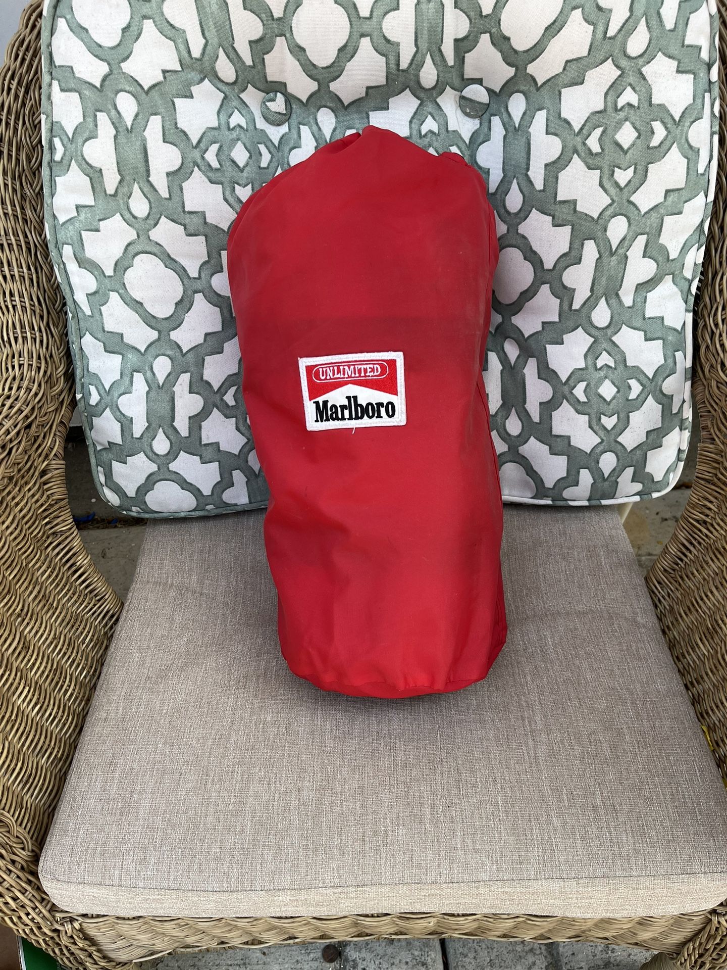 MARLBORO SLEEPING BAG