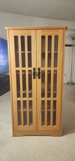 48" Mission Cabinet w/ Tempered Glass Doors - Oak