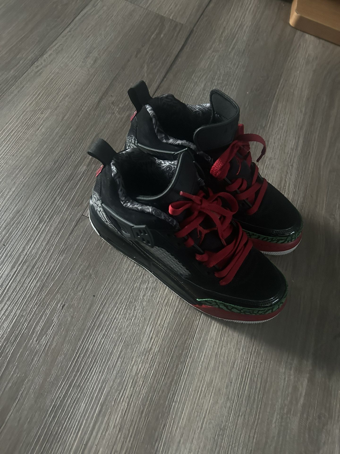 Size 5y Jordans 