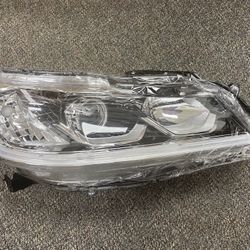 Honda Accord Headlight Right Side 16/17