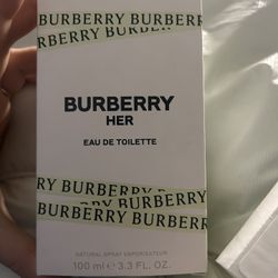 Burberry Her Perfume 