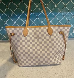 Louis Vuitton Neverfull
