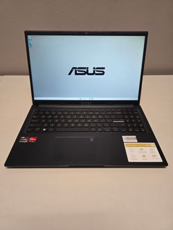 Asus VivoBook 15 M1502. Ryzen 7/16GB/512GB SSD. Windows 11/Backlit Keyboard