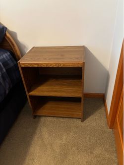 Night stand / book shelf