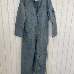 Fire resistant flight suit
