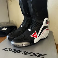 Dainese Axial D1 Boot EUR 42 US 9 for Sale in Canton, MI - OfferUp