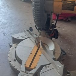 Dewalt Metir Saw
