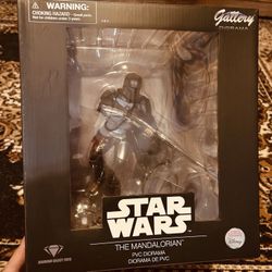 Mandalorian Gallery Series Diamond Select PVC Statue
