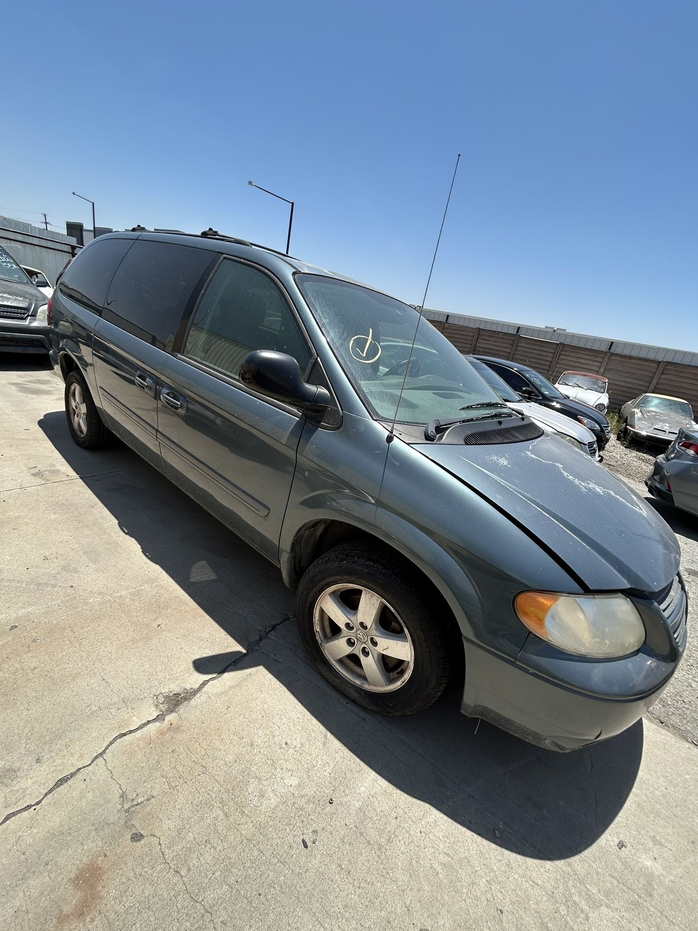 2005 Dodge Caravan