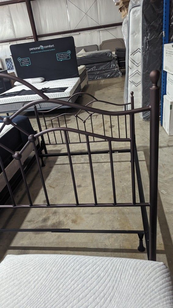Full Iron Bed