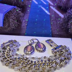  BEAUTIFUL VINTAGE SET OF BRACELET AND EARRINGS.
