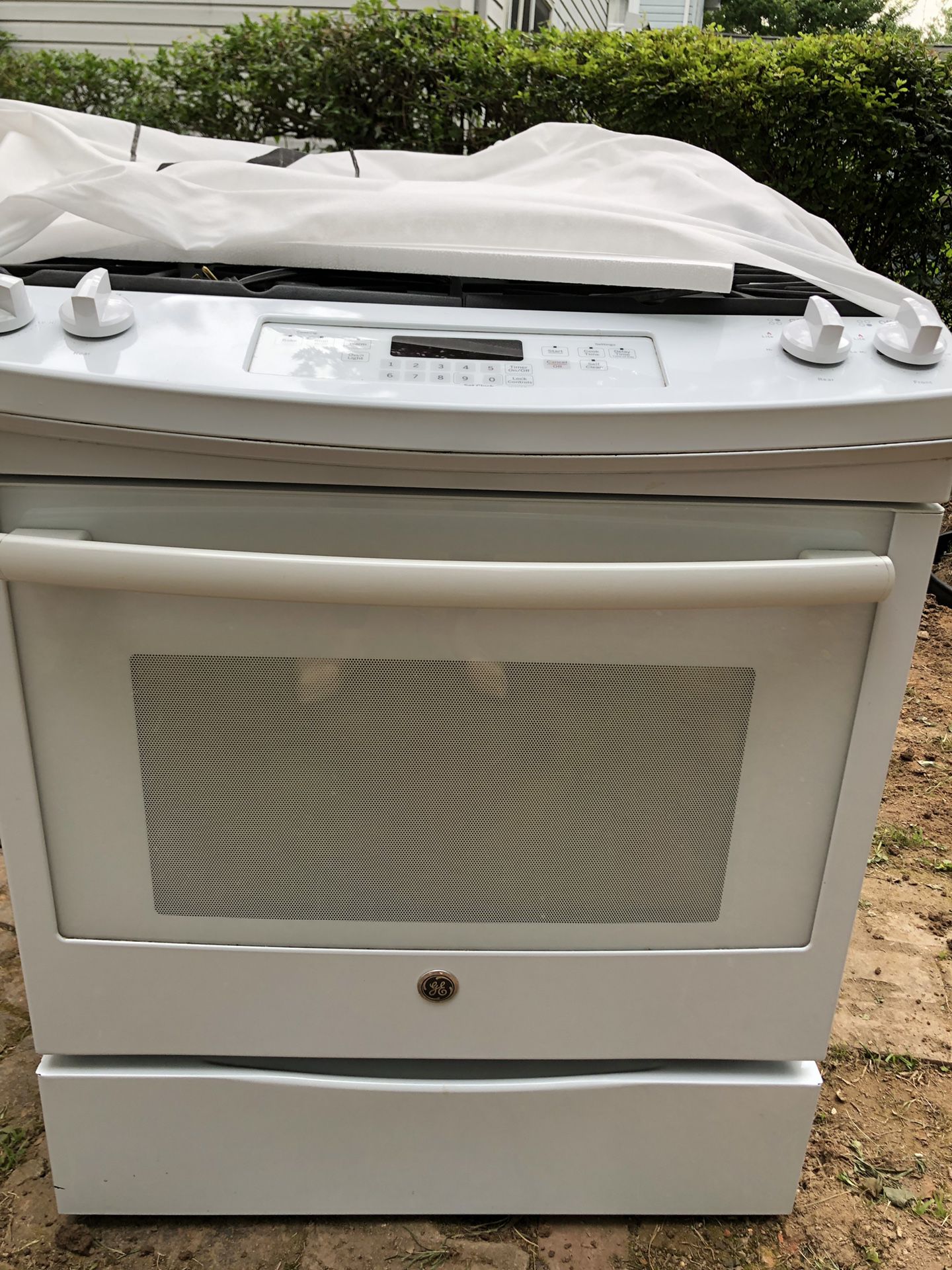 $199 GE 30 inch Gas Range Oven - great condition