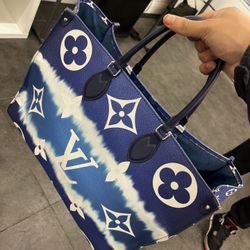 LOUIS VUITTON LIMITED EDITION ESCALE BAG 