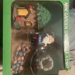 4 Piece Tree Garden Gnome Set