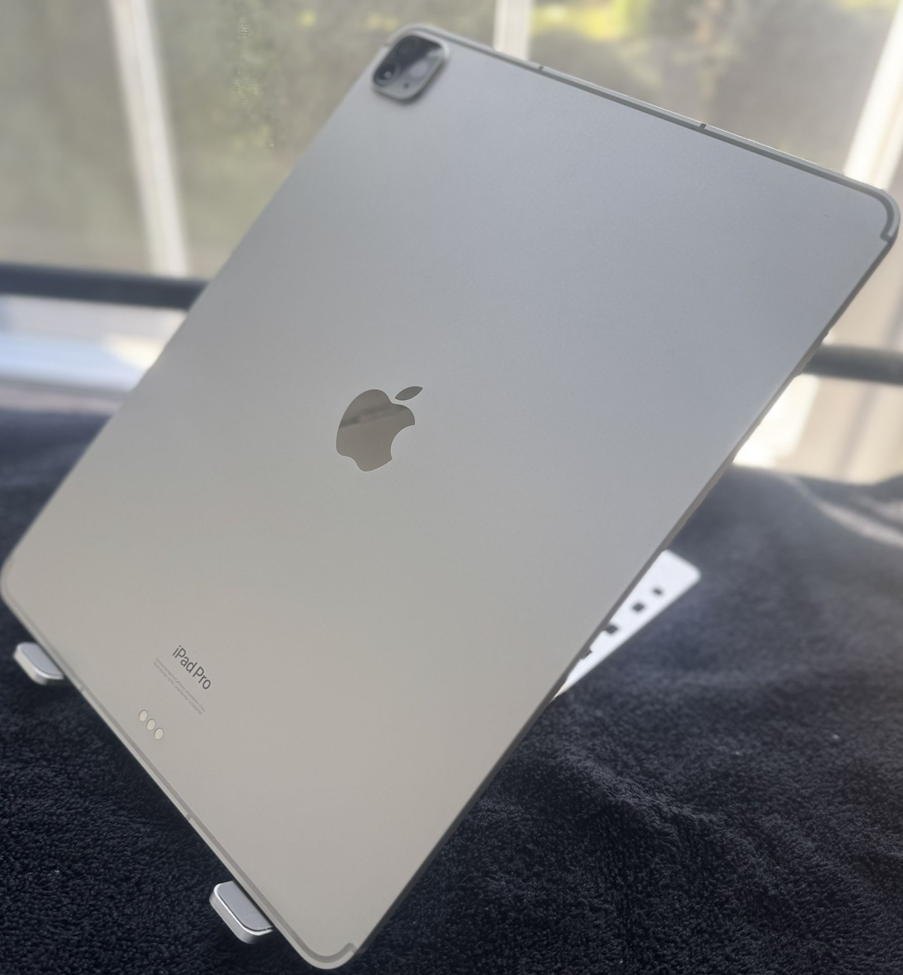 Apple iPad Pro 12.9 6th Gen 256gb WiFi+ Cellular Unlocked