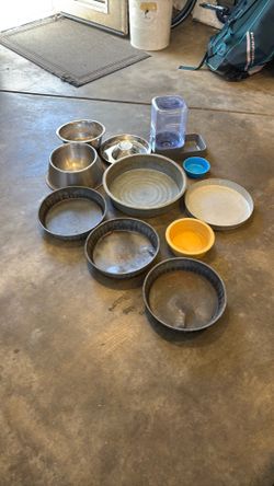 Animal feeding trays.