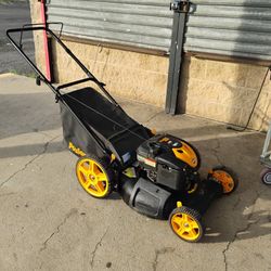 Poulan Pro 6.75 Ready Start Briggs & Stratton lawn mower 21 inch cut width