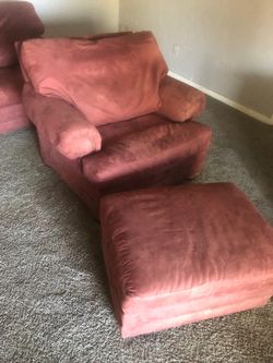 Free 2 chairs 2 ottomans
