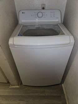 LG WT6100CW Top Load Washer $500