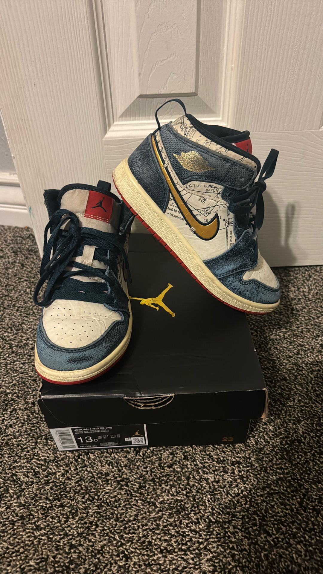 Jordan 1 Mid SE