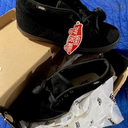 VANS Chukka Boot (Black / Suede) Size: 8.5  (NEW)