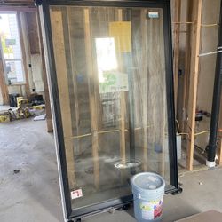 Window 4x6’6” Black/white Pic