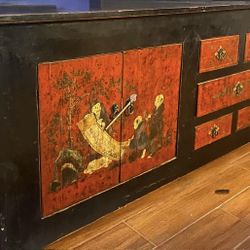 Vintage Chinese Black Lacquer Cabinet – Hand Painted Chinoiserie Scene