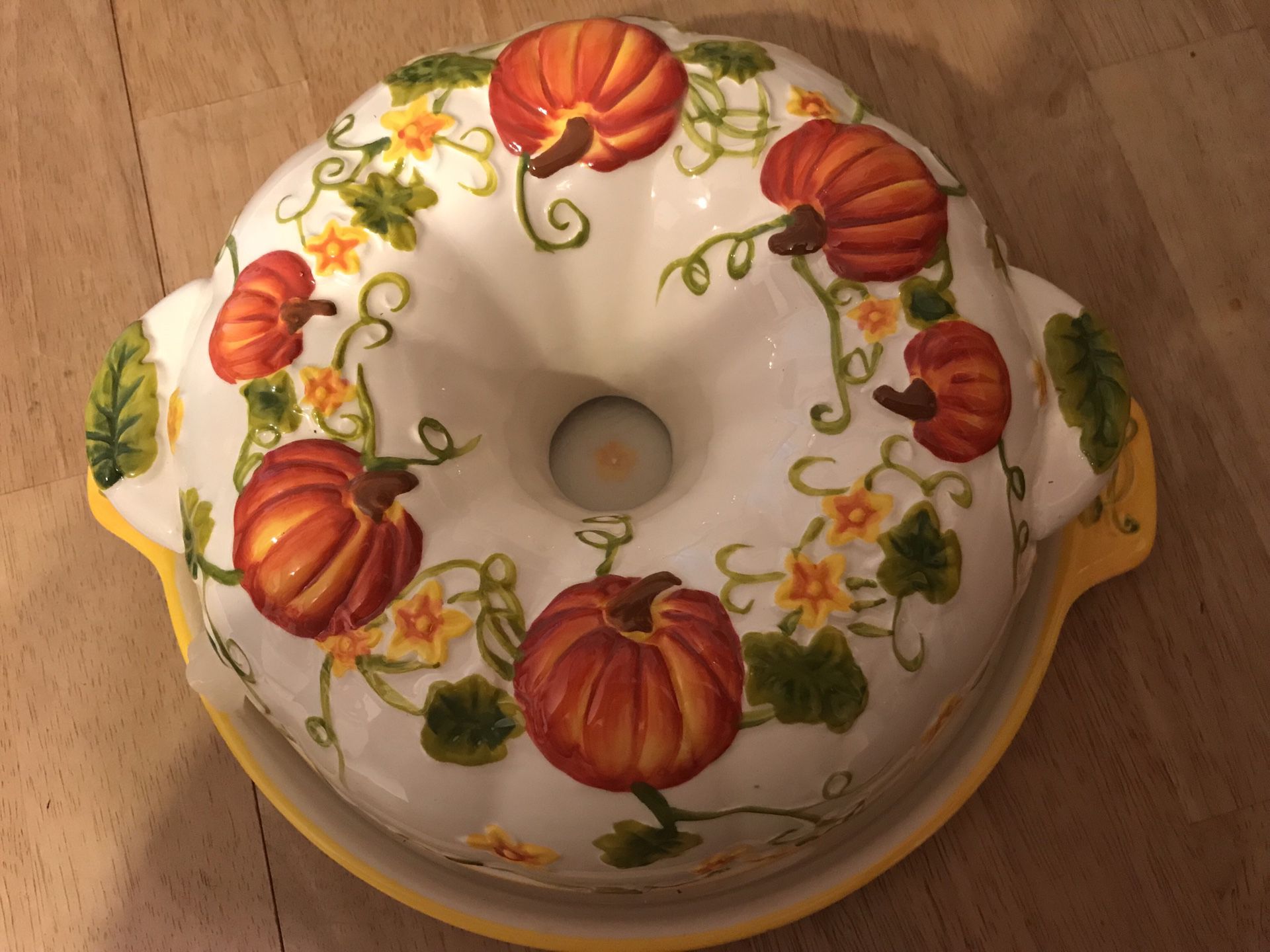 New Ceramic Bundt Pan with Serving Tray