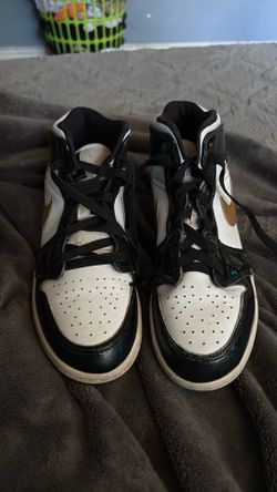 Jordan 1 gold/black and white