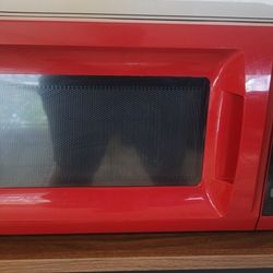 700 Watt Red Microwave