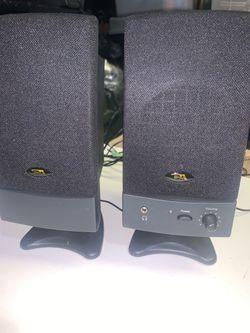 Computer desktop speakers