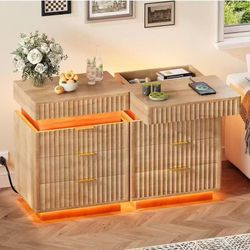 Night Stand Set of 2, Fluted Nightstand with Charging Station 