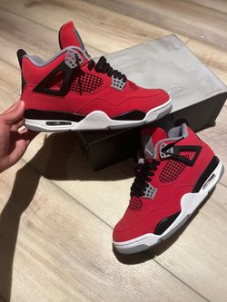 Jordan 4s Toro bravo