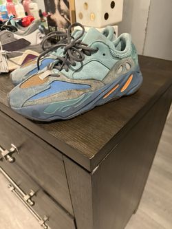 Yeezy 700 