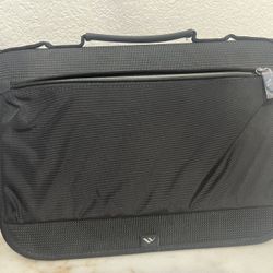 Brenthaven Tred Carry Case for 11-Inch Laptops - Brand New