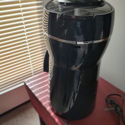 Black Cuisinart Coffee Pot, 2-1/2 year s old